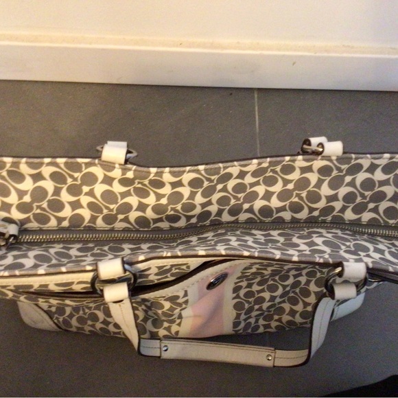 Coacher leather diaper bag in good condition. - Picture 10 of 11